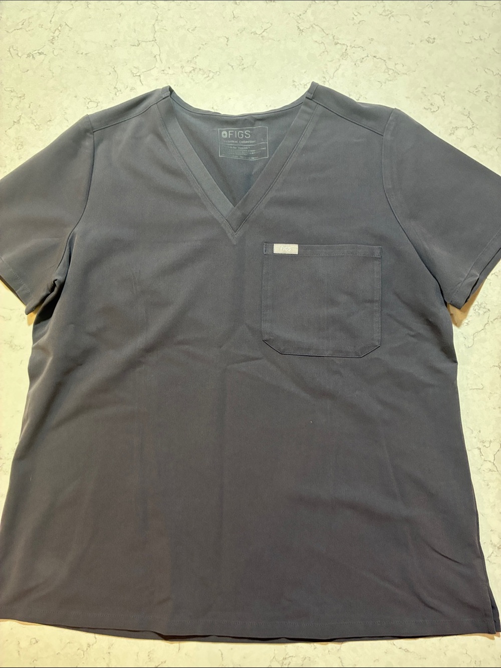 Figs Women's Large Catarina V-Neck Scrub Top in Charcoal